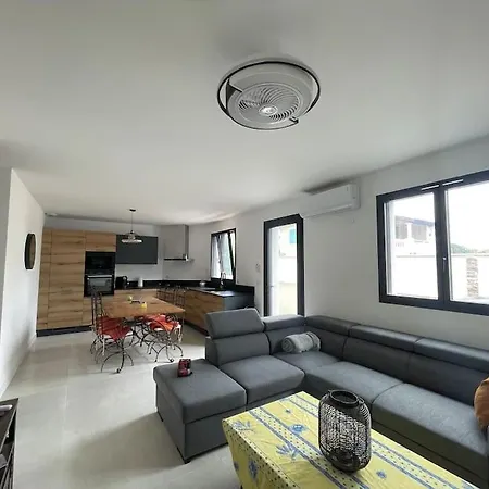 Luxo'beach Apartament *